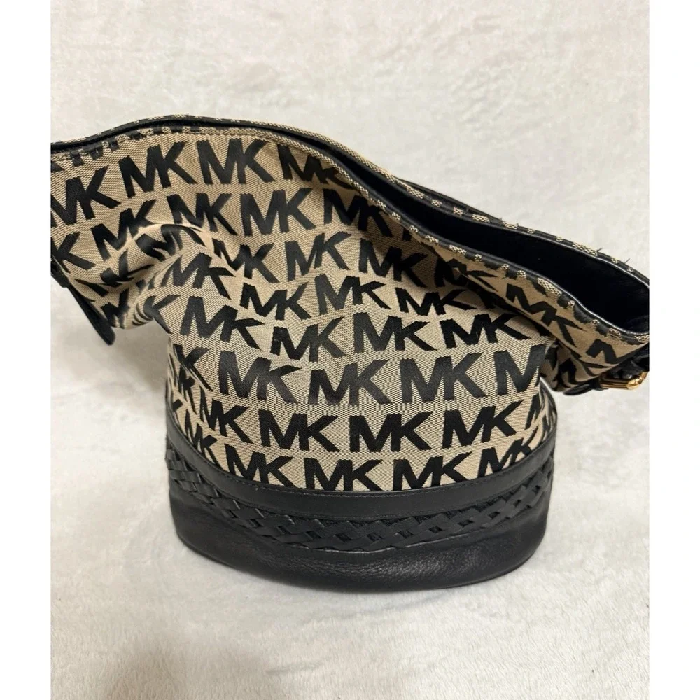 Michael Kors Bucket Bag Beige Black MK Logo Messanger Canvas Purse shoulder